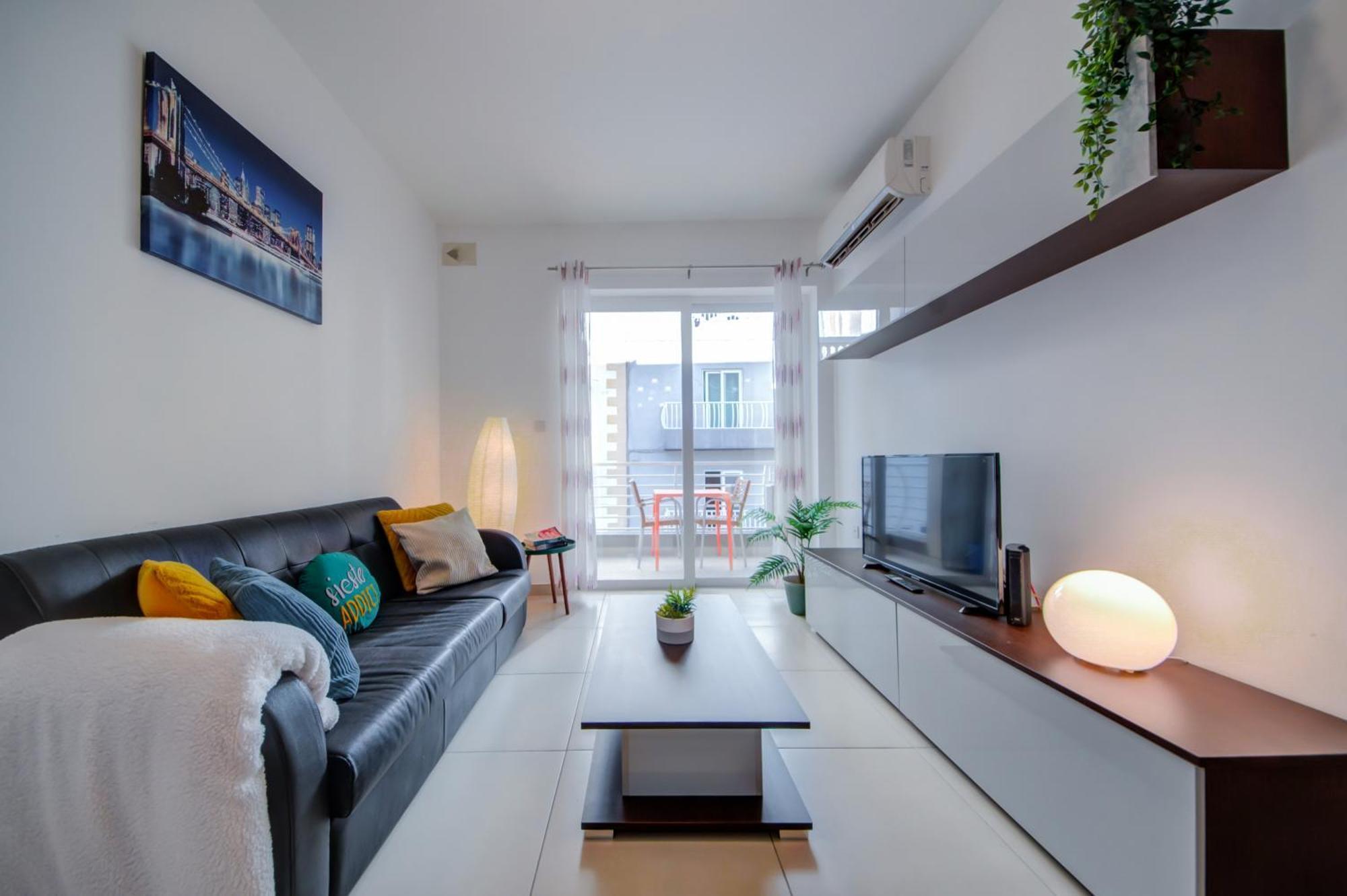 Prime Location, Modern Apartment In St Julian'S, Paceville, Apt 8 By Vaganza San Ġiljan Buitenkant foto