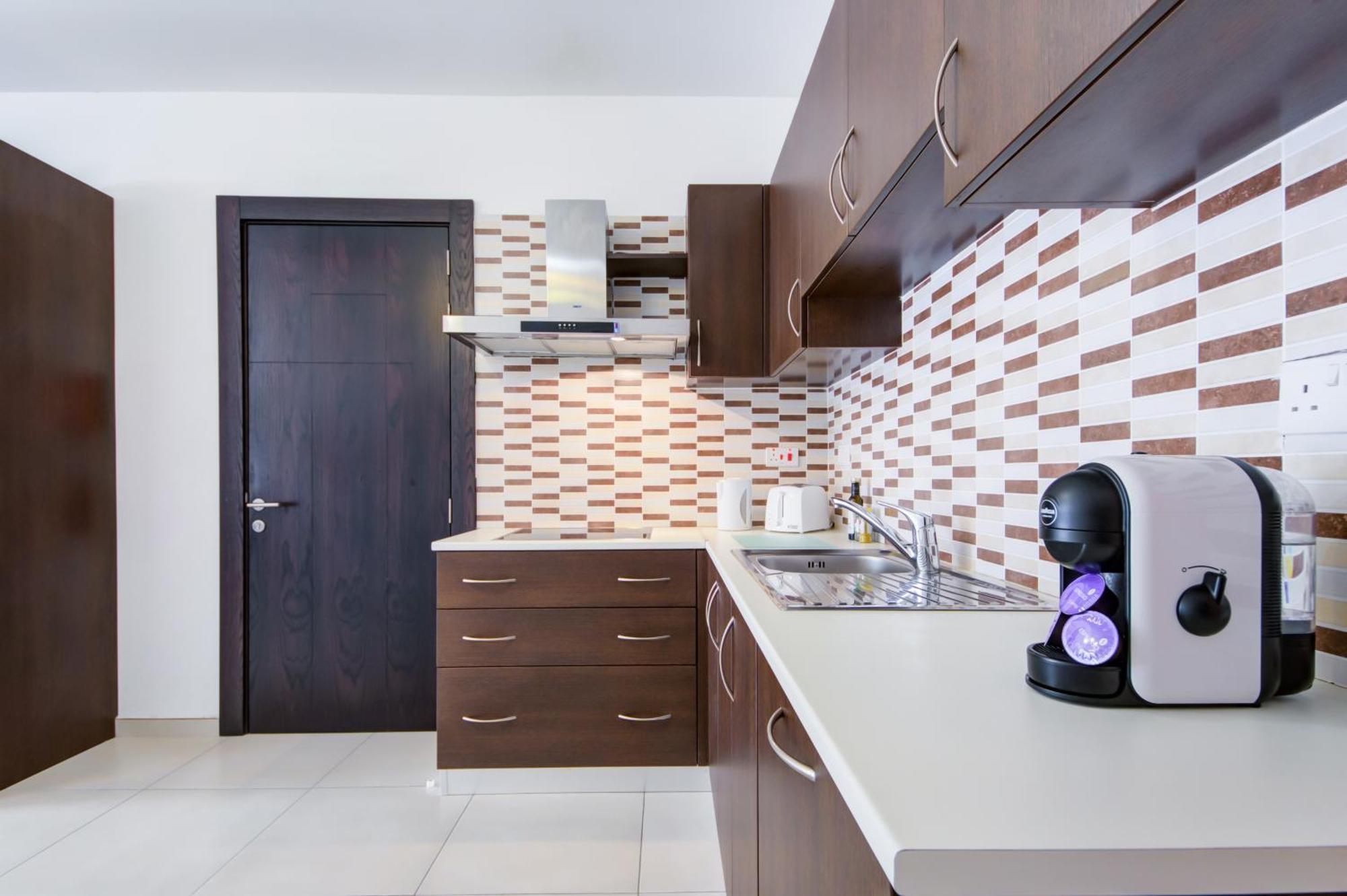 Prime Location, Modern Apartment In St Julian'S, Paceville, Apt 8 By Vaganza San Ġiljan Buitenkant foto